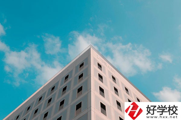 汨羅市楚怡職業(yè)中專(zhuān)學(xué)校有什么專(zhuān)業(yè)？哪些專(zhuān)業(yè)比較好？
