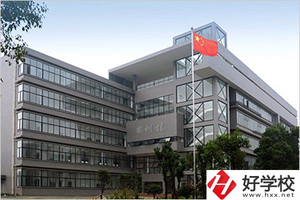 在湘潭，有哪些技校是公辦的？