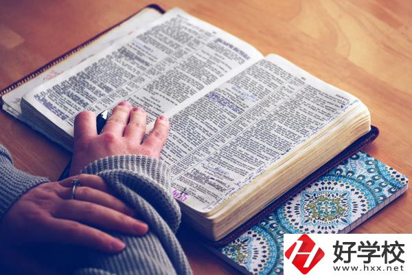 株洲軌道交通職業(yè)學(xué)校有哪些熱門(mén)專(zhuān)業(yè)？