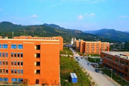 成都新華技工學校(民辦)