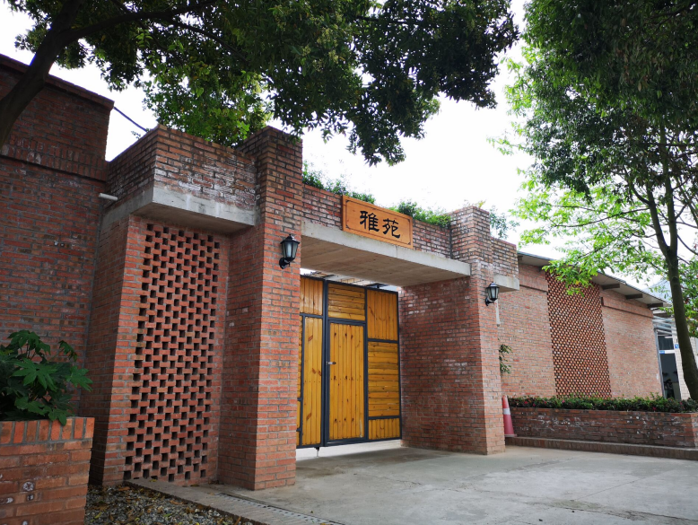 成都經(jīng)濟(jì)技術(shù)開(kāi)發(fā)區(qū)職業(yè)技術(shù)學(xué)校開(kāi)設(shè)了什么專業(yè)？