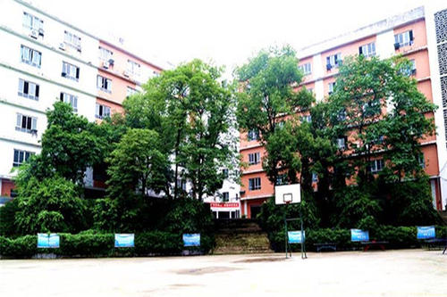重慶園林技工學(xué)校學(xué)費(fèi)多少？