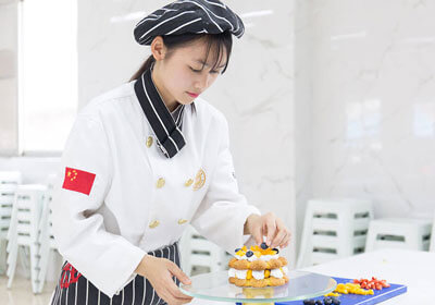 哪些人適合學(xué)習(xí)西點(diǎn)專業(yè)？