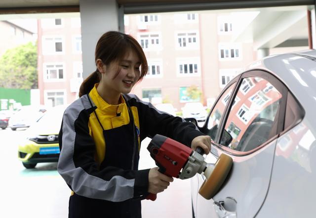 女生學汽修專業(yè)好不好？