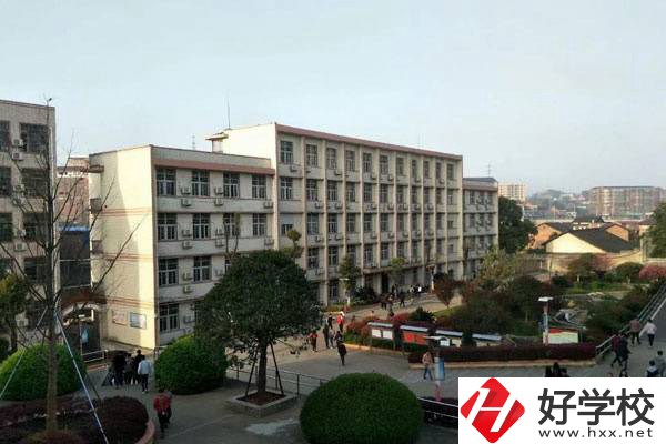 湖南有學(xué)服裝設(shè)計與工藝專業(yè)的職校嗎？就業(yè)情況如何？