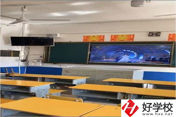 株洲市德才職業(yè)技術(shù)學校教室