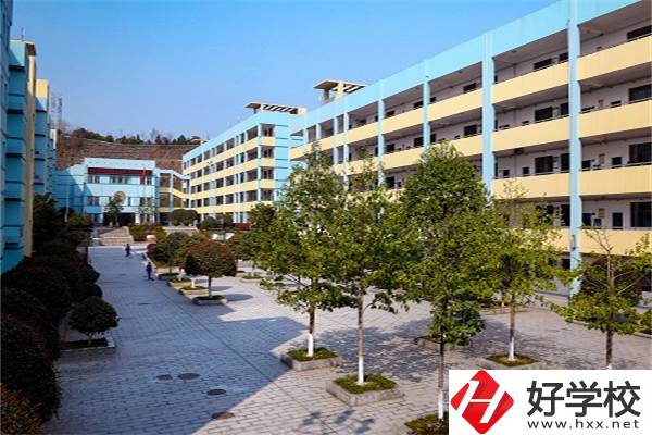 長沙財經(jīng)學(xué)校怎么樣？學(xué)費貴不貴？