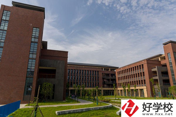 常德有哪些外語(yǔ)中職學(xué)校？開(kāi)設(shè)有什么專業(yè)？