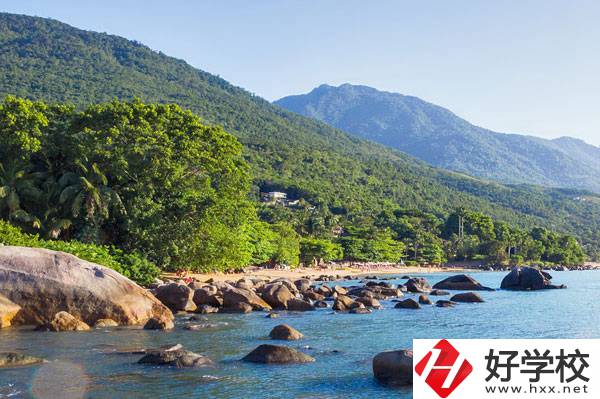 想在益陽(yáng)學(xué)護(hù)理專(zhuān)業(yè)，有什么合適的學(xué)校？
