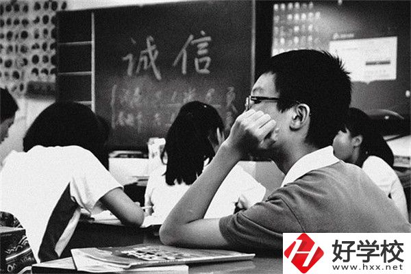 湖南中專該如何擇校？有什么報名流程？