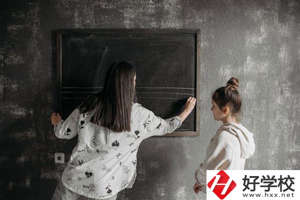 湖南省商業(yè)職業(yè)中等專業(yè)學(xué)校怎么樣？宿舍怎么樣？