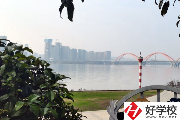 武岡市藍(lán)深職業(yè)技術(shù)學(xué)校怎么樣？就業(yè)前景如何？