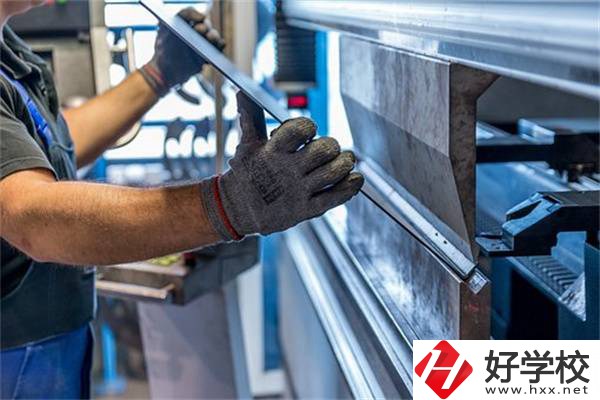 衡陽技校排名前三的專業(yè)是什么？好就業(yè)嗎？