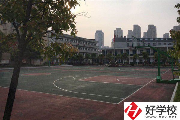 長沙醫(yī)衛(wèi)技校有哪些？辦學(xué)條件怎么樣？