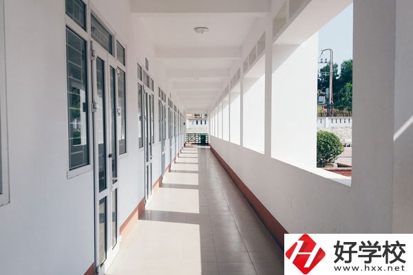 湖南有哪些衛(wèi)校？初中畢業(yè)讀衛(wèi)校好不好？
