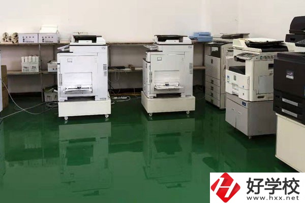 新化縣楚怡工業(yè)學(xué)校怎么樣，辦學(xué)條件好嗎？