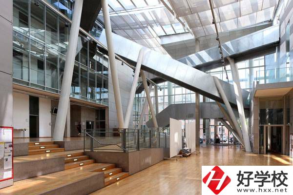 湖南職高學(xué)校排名較好的學(xué)校是哪些？有什么專業(yè)？