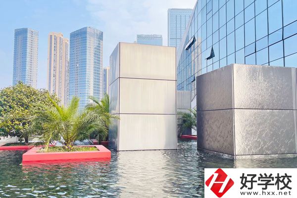初中畢業(yè)想在邵陽讀中專，有什么好學(xué)校？