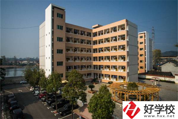 懷化芷江縣有所職高學(xué)校的名字是什么？