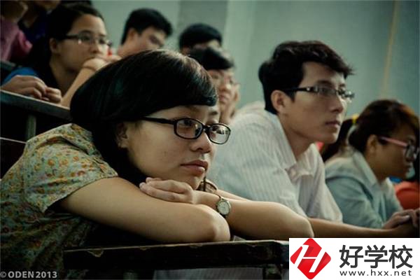湖南初中畢業(yè)成績(jī)非常差選什么學(xué)校好？還有前途嗎？
