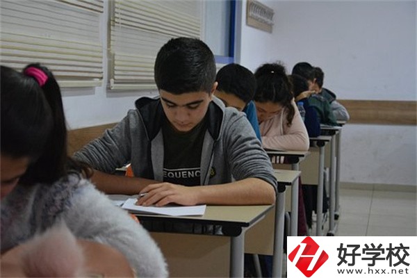 在湖南就讀中專限制戶籍嗎？上中專好不好？