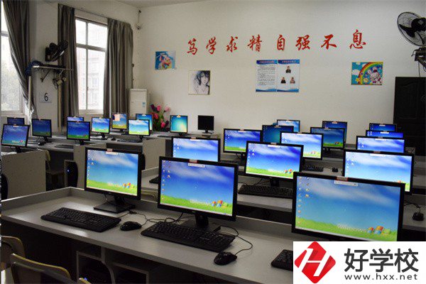益陽哪些中職學(xué)校開設(shè)音樂相關(guān)專業(yè)？學(xué)費貴不貴？