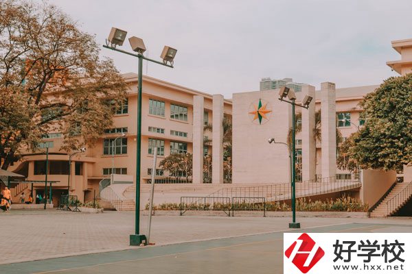 湖南懷化商業(yè)學校環(huán)境好不好？宿舍怎么樣？