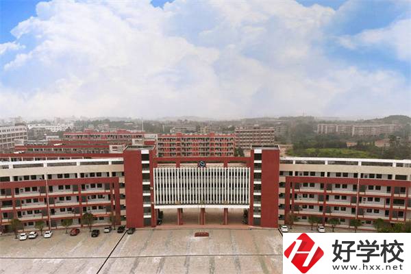 藍(lán)山縣職業(yè)中等專業(yè)學(xué)校是公辦學(xué)校嗎？有什么專業(yè)？