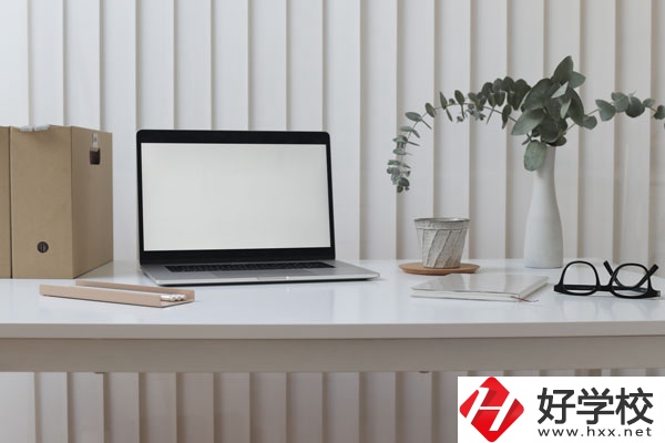 永州第二技工學(xué)校怎么樣？學(xué)校是公辦的嗎？