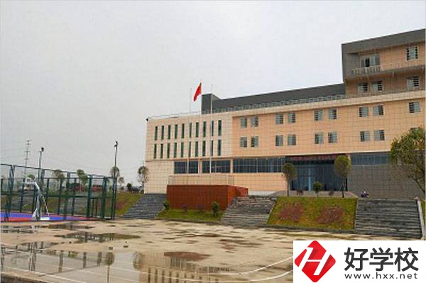 婁底市環(huán)宇中等職業(yè)技術(shù)學(xué)校在哪里？辦學(xué)條件怎么樣？