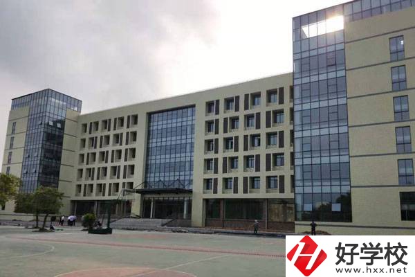 湖南省永州市工業(yè)貿(mào)易中等專業(yè)學(xué)校的辦學(xué)實力怎么樣？