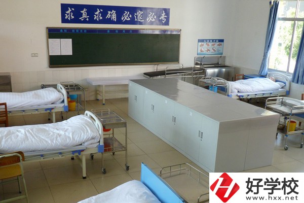 長(zhǎng)沙有哪些中職學(xué)?？梢詫W(xué)護(hù)理專業(yè)？