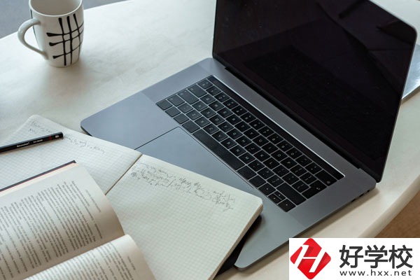 在衡陽想學(xué)廚師？這個(gè)學(xué)校不能錯(cuò)過！
