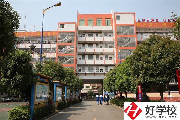 湖南育才技工學校怎么樣？是公辦學校嗎？