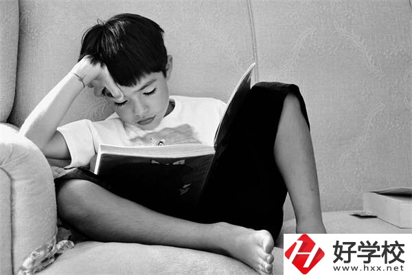 湖南初三男孩不想上學怎么辦？不參加中考還有書讀嗎？