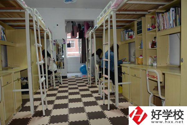 張家界航空工業(yè)職業(yè)技術(shù)學院(中職部)宿舍