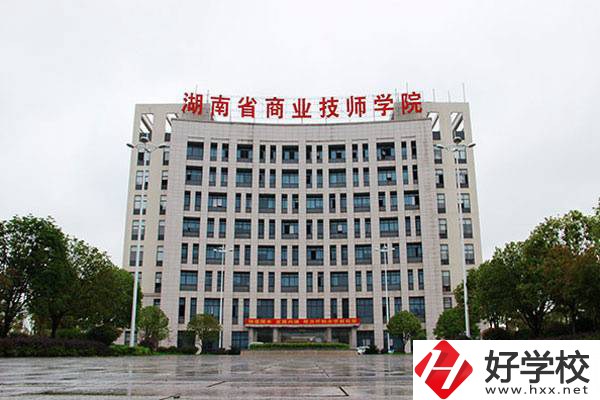 株洲比較好的廚師培訓(xùn)學(xué)校有哪些？烹飪專業(yè)好就業(yè)嗎？