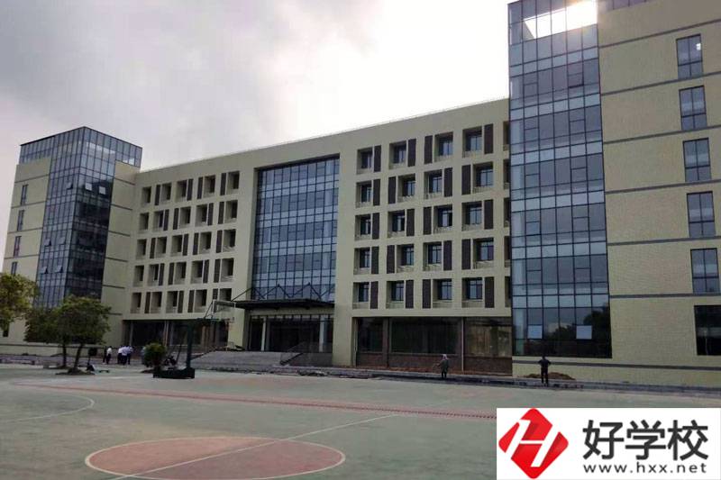 永州工業(yè)貿(mào)易中等專業(yè)學校有哪些專業(yè)？