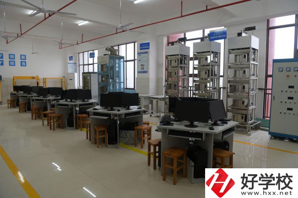 華容縣職業(yè)中專有哪些好的專業(yè)，就業(yè)前景怎么樣？