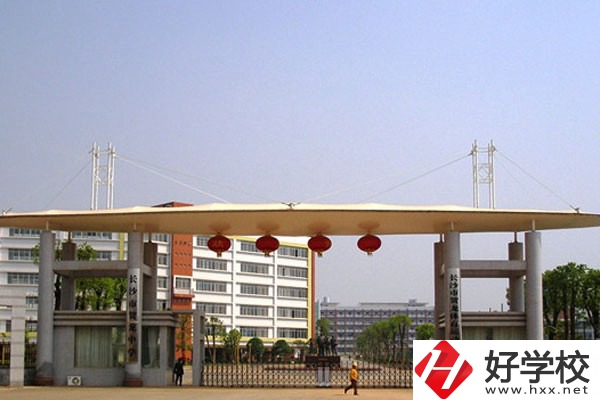 長沙市賀龍體育運動學(xué)校的招生政策如何？