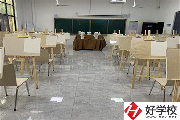 衡陽市鐵路運輸職業(yè)學(xué)校學(xué)費貴嗎？有哪些特色？