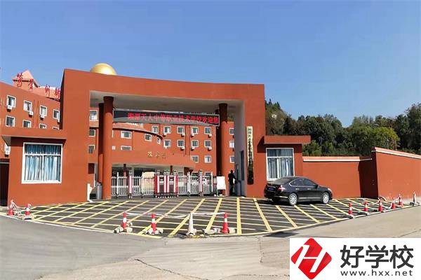 湘潭市岳塘區(qū)的天人職校有什么專業(yè)？