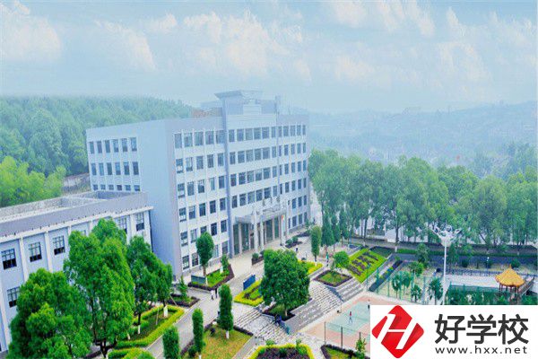 邵陽(yáng)市機(jī)電職業(yè)技術(shù)學(xué)校有哪些助學(xué)政策？
