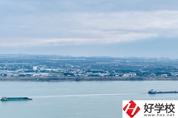 湖南省有色金屬中等專業(yè)學(xué)校有哪些專業(yè)？