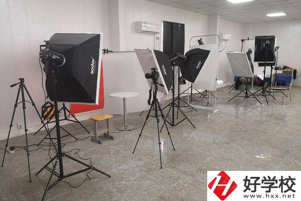 邵陽(yáng)市中南科技職業(yè)學(xué)校有哪些熱門(mén)專(zhuān)業(yè)？