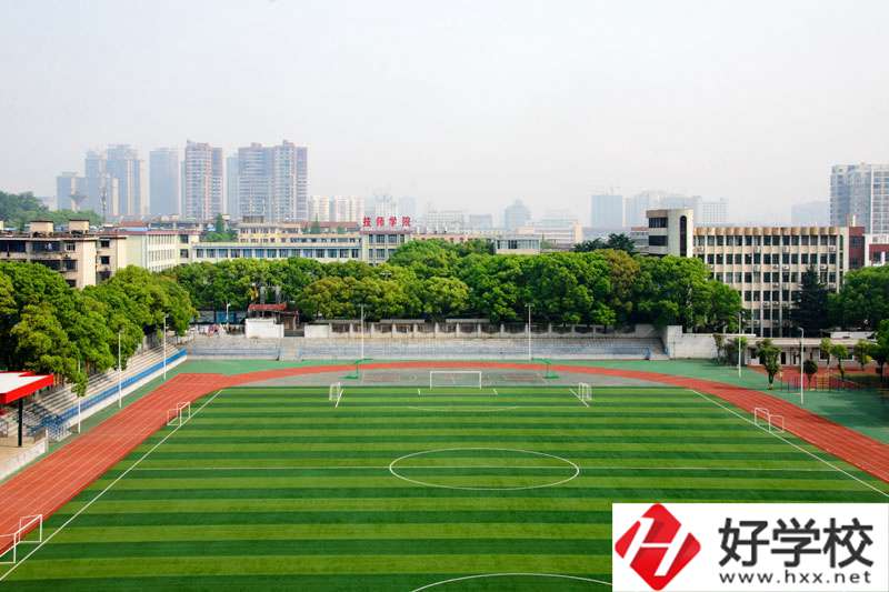 中南工業(yè)學(xué)校開設(shè)哪些專業(yè)？師資力量如何？
