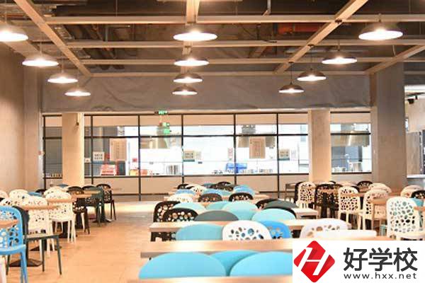長沙湘麓醫(yī)藥中專怎么樣？有哪些專業(yè)？