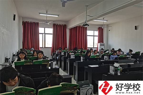 懷化市城南職校有美術專業(yè)嗎？