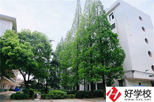 邵陽(yáng)工業(yè)學(xué)校的地址在哪里？有哪些乘車(chē)路線？