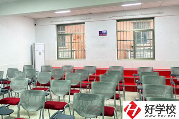 湖南長沙藝術(shù)學(xué)校有哪些招生要求？